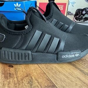 Black adidas - Youth